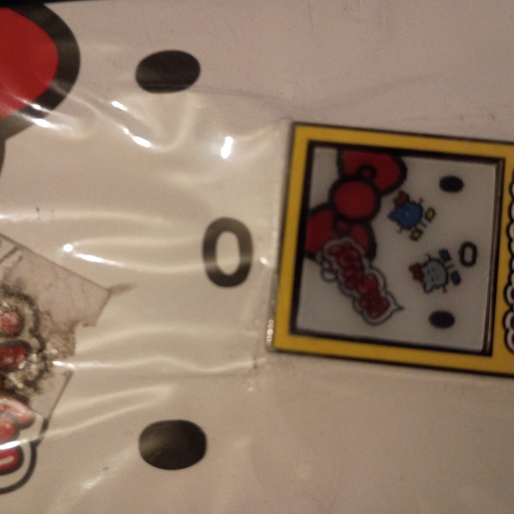 Hello Kitty Yellow Keychain - Picture 2 of 3